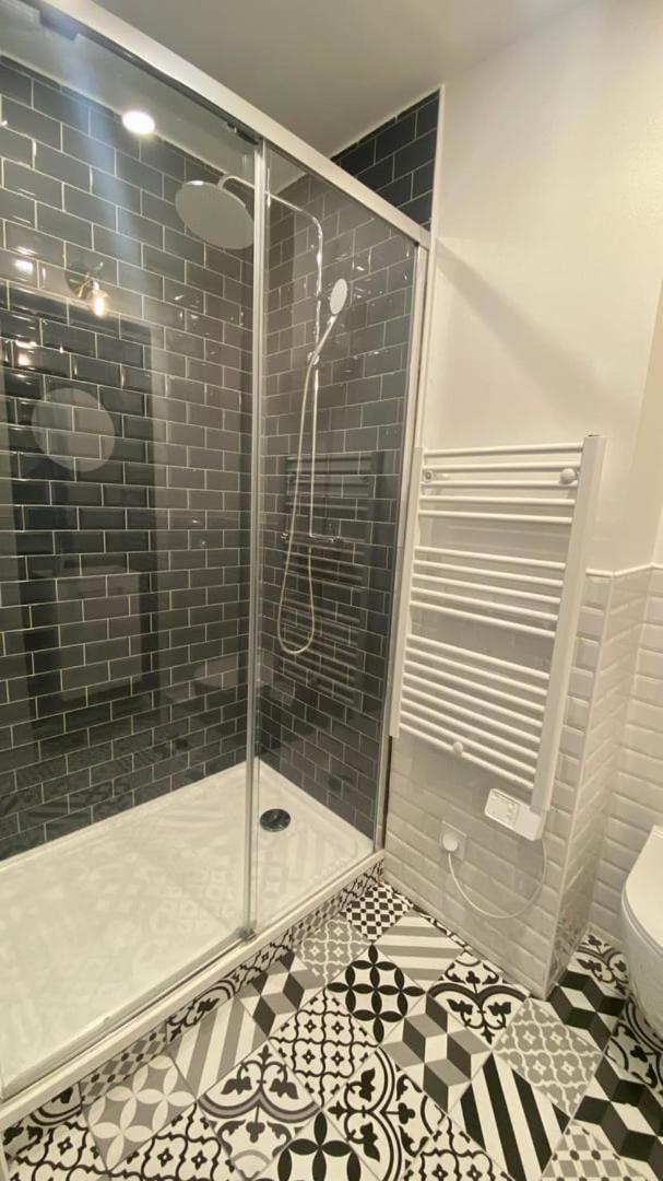 Appartement Lumineux Proche Saint-Lazare - 8P パリ エクステリア 写真