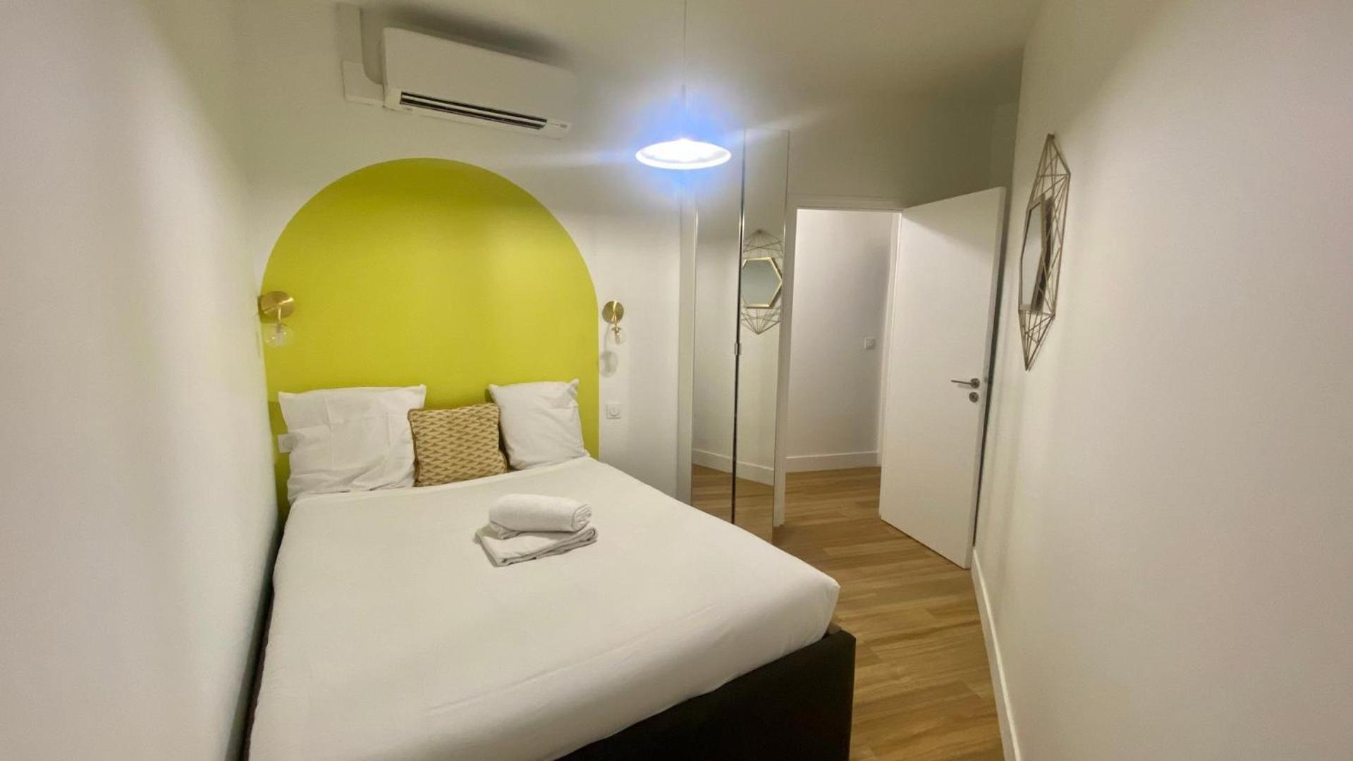 Appartement Lumineux Proche Saint-Lazare - 8P パリ エクステリア 写真
